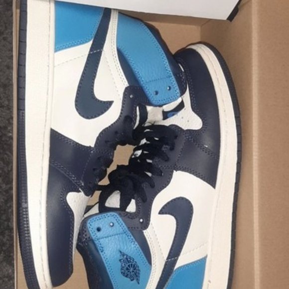 Air Jordan 1 Retro High OG main image 4